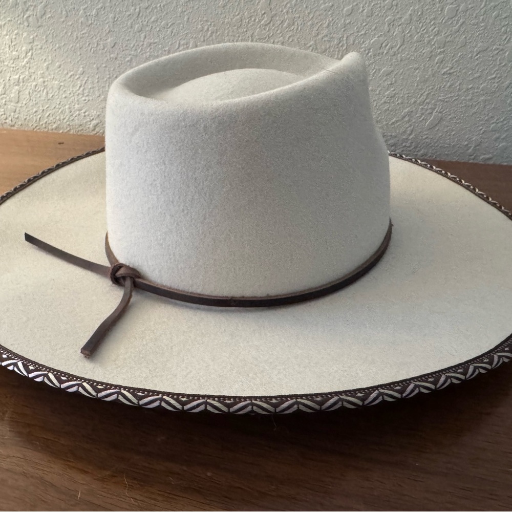 Olive & Pique Stylish Cream Felt Hat with Brown Trim adjustable